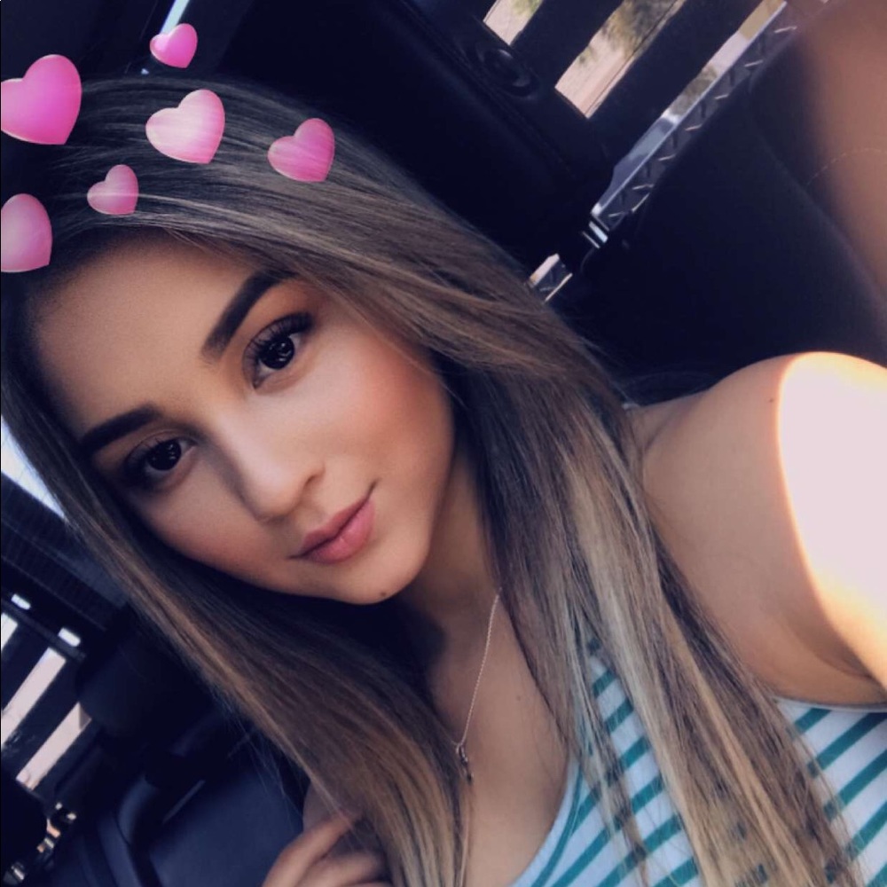 Meet your Posher, Kayla